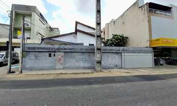 Imagem: CA8253) Excelente casa duplex medindo 405,00m²