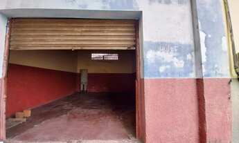 Imagem: LJ2242) Um box medindo 50m² localizado