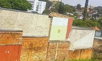 Imagem 3: Terreno de 300m² ZR3 à Venda em Localização Privilegiada no Bairro Mercês, Curit
