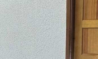 Imagem 6: Casa com 3 Quartos, sendo 2 suítes, peças amplas em Rua Tranquila no Cristo Rei