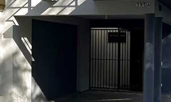 Imagem 2: Casa com 3 Quartos, sendo 2 suítes, peças amplas em Rua Tranquila no Cristo Rei