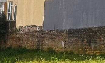 Imagem 4: Terreno de 300m² ZR3 à Venda em Localização Privilegiada no Bairro Mercês, Curit