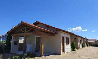 Imagem 2: Pelegrino Imóveis aluga para temporada casa mobiliada em condomínio no bairro Po