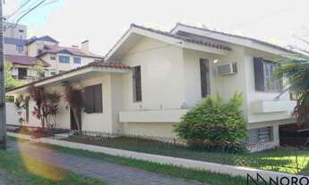 Imagem: Casa ampla esquina 3 dormitórios suíte