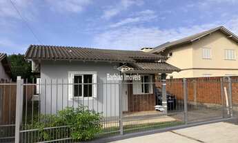 Imagem: Casa com piscina no Arroio Grande