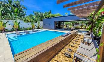 Imagem 2: Casa de alto padrão à venda no módulo 17 da Riviera com 6 suítes