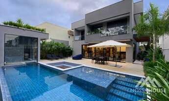 Imagem 3: Casa à venda no módulo 24 da Riviera com 5 suítes e conceito moderno