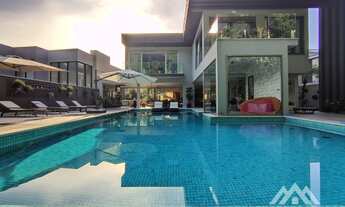 Imagem 2: Casa alto padrão à venda no módulo 12 da Riviera com 7 suítes