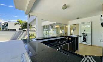 Imagem 7: Casa à venda no módulo 24 da Riviera com 6 dormitórios e piscina