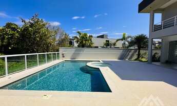 Imagem 2: Casa à venda no módulo 24 da Riviera com 6 dormitórios e piscina