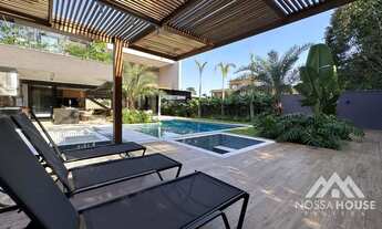 Imagem 3: Casa à venda no módulo 16 da Riviera com 5 suítes, moderna e mobiliada