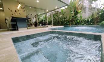 Imagem 2: Casa a venda na Riviera, módulo 28 com 5 suítes, moderna e mobiliada