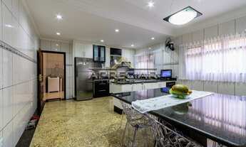 Imagem 5: Você que tem bom gosto e procura um excelente sobrado em localização privilegiada apresent