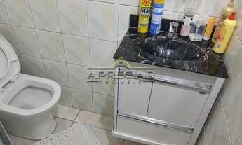 Imagem 7: Ótimo sobrado com dois dormitórios, 1 banheiro, sala, cozinha, lavabo, área de serviço, va