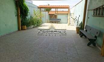 Imagem 2: Casa com dois dormitórios sendo 1 suíte, sala, cozinha com armários embutidos, 1 banheiro