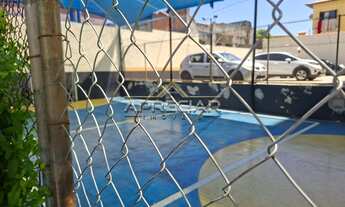 Imagem 5: Apartamento de 2 dormitórios com armários, cozinha com armários, Sala com varanda, sofá e