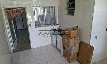 Imagem 7: Casa com dois dormitórios sendo 1 suíte, sala, cozinha com armários embutidos, 1 banheiro