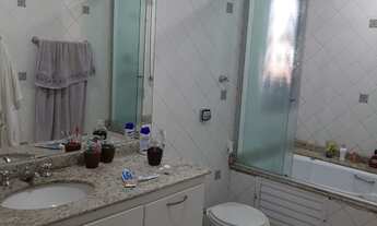 Imagem 4: Excelente sobrado com 5 dormitórios, cozinha planejada, duas vagas, espaço goumert com chu