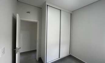 Imagem 7: Encantadora residência: Desfrute do conforto e beleza nesta casa no Condomínio Montreal Re