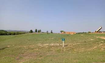 Imagem: Terreno de 1.016,04 m² em condomínio no