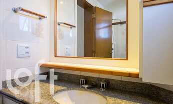 Imagem 4: Apartamento à venda em Lapa com 208 m², 5 quartos, 2 suítes, 3 vagas