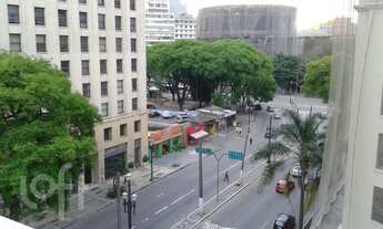 Imagem 3: Apartamento à venda em República com 34 m², 1 quarto, 1 vaga