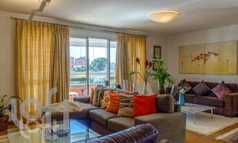 Imagem 1: Apartamento à venda em Perdizes com 235 m², 3 quartos, 3 suítes, 4 vagas