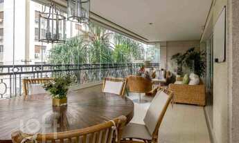 Imagem 2: Apartamento à venda em Perdizes com 307 m², 4 quartos, 4 suítes, 5 vagas