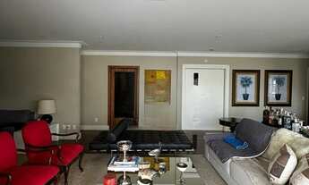 Imagem 2: Apartamento à venda em Vila Andrade com 211 m², 3 quartos, 3 suítes, 3 vagas