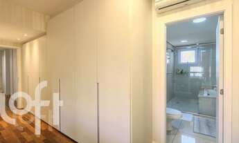 Imagem 2: Apartamento à venda em Vila Andrade com 195 m², 3 quartos, 3 suítes, 3 vagas