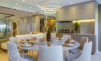 Imagem 2: Apartamento à venda em Cambuci com 125 m², 4 quartos, 2 suítes, 2 vagas