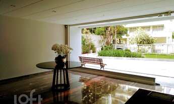 Imagem 2: Apartamento à venda em Jardim Paulistano com 210 m², 4 quartos, 2 suítes, 2 vagas