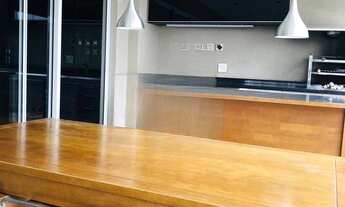 Imagem 2: Apartamento à venda em Lapa com 206 m², 4 quartos, 3 suítes, 3 vagas