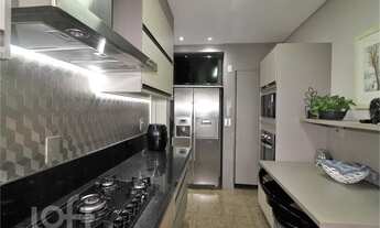 Imagem 2: Apartamento à venda em Vila Sônia com 210 m², 3 quartos, 3 suítes, 2 vagas