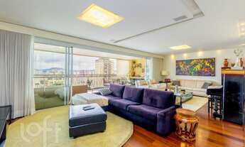 Imagem 2: Apartamento à venda em Perdizes com 230 m², 4 quartos, 3 suítes, 5 vagas