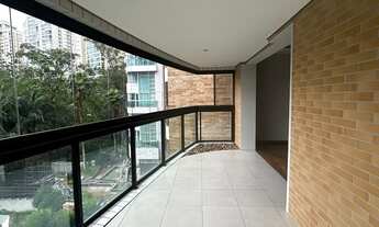 Imagem 3: Apartamento à venda em Vila Andrade com 192 m², 4 quartos, 3 suítes, 3 vagas