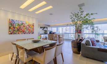 Imagem: Apartamento à venda em Lapa com 161 m²