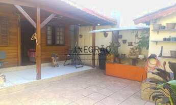 Imagem: Imóvel com 2 casas no terreno, 3 Vagas