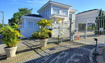 Imagem: Casa à venda em frente ao Colégio Porto