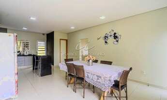 Imagem 2: Casa térrea à venda, 4 dormitórios, no Condomínio Marambaia em Vinhedo/SP