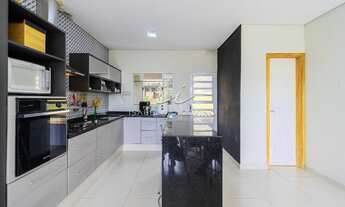 Imagem 6: Casa térrea à venda, 4 dormitórios, no Condomínio Marambaia em Vinhedo/SP