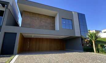 Imagem: Essa luxuosa casa de 3 suítes está à