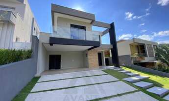 Imagem: Casa de alto padrão em condomínio na Reserva