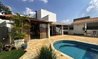 Imagem: Casa em Condomínio à Venda em Vinhedo-SP