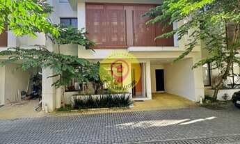 Imagem: Casa em condomínio na praia de Cambury