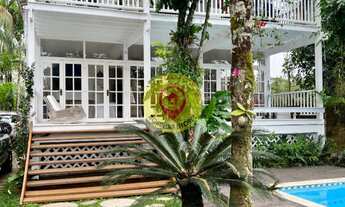 Imagem: Casa a 50 metros da praia da Baleia, São