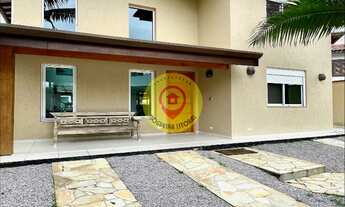 Imagem: Casa com 4 suítes e piscina em Barra do