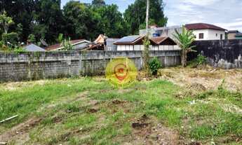 Imagem 6: Terrenos vizinhos a poucos metros da praia