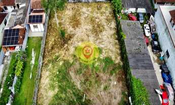 Imagem 3: Terrenos vizinhos a poucos metros da praia