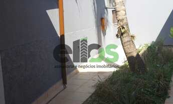 Imagem 6: Casa TÉRREA/DE ESQUINA c/ 03 dormitórios, 01 suíte, churrasqueira, 319m² de terreno à vend